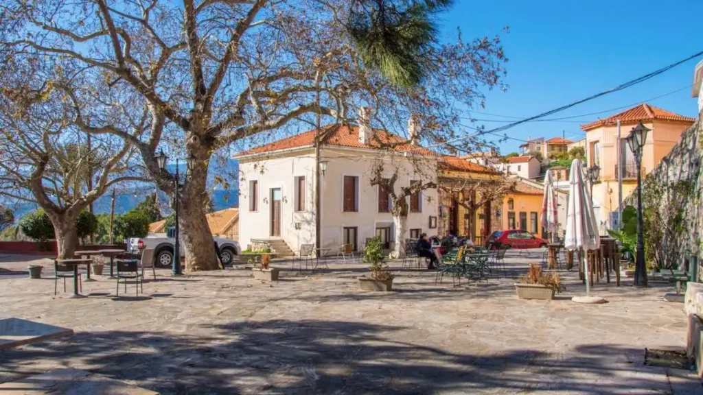 The Chrisso village square offers the perfect balance for a retiree; it maintains its authentic character and local community even with the world-famous ruins just a few minutes away.